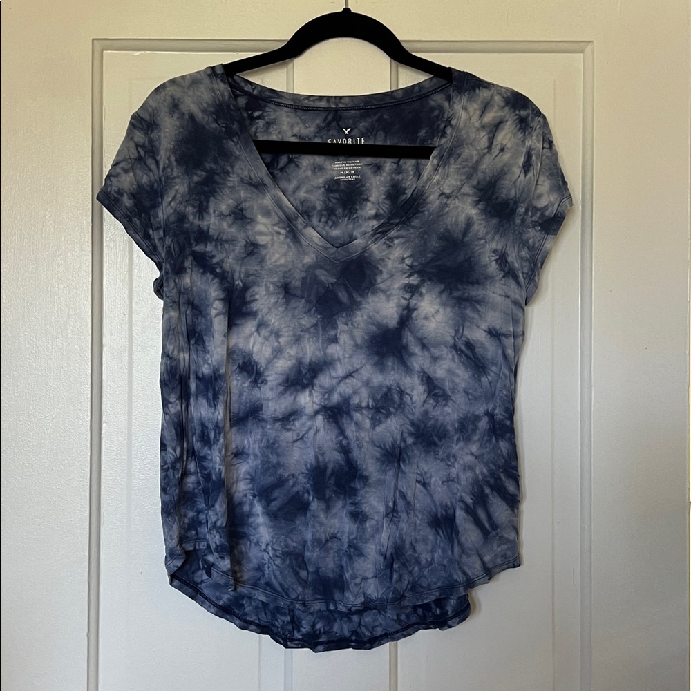 American Eagle Outfitters Favorite V-neck Tee